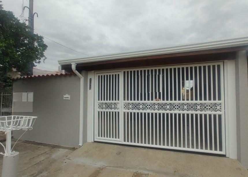 Casa 2 dormitórios com Edícula - Núcleo Habitacional Brigadeiro Faria Lima / Cec