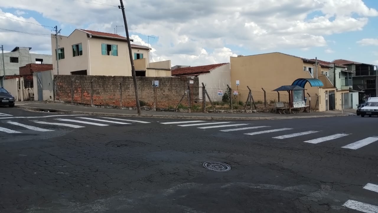 Terreno à venda em Jardim Morada do Sol