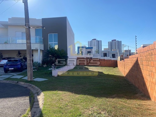 Terreno em Condomínio no Jardim Maringá
